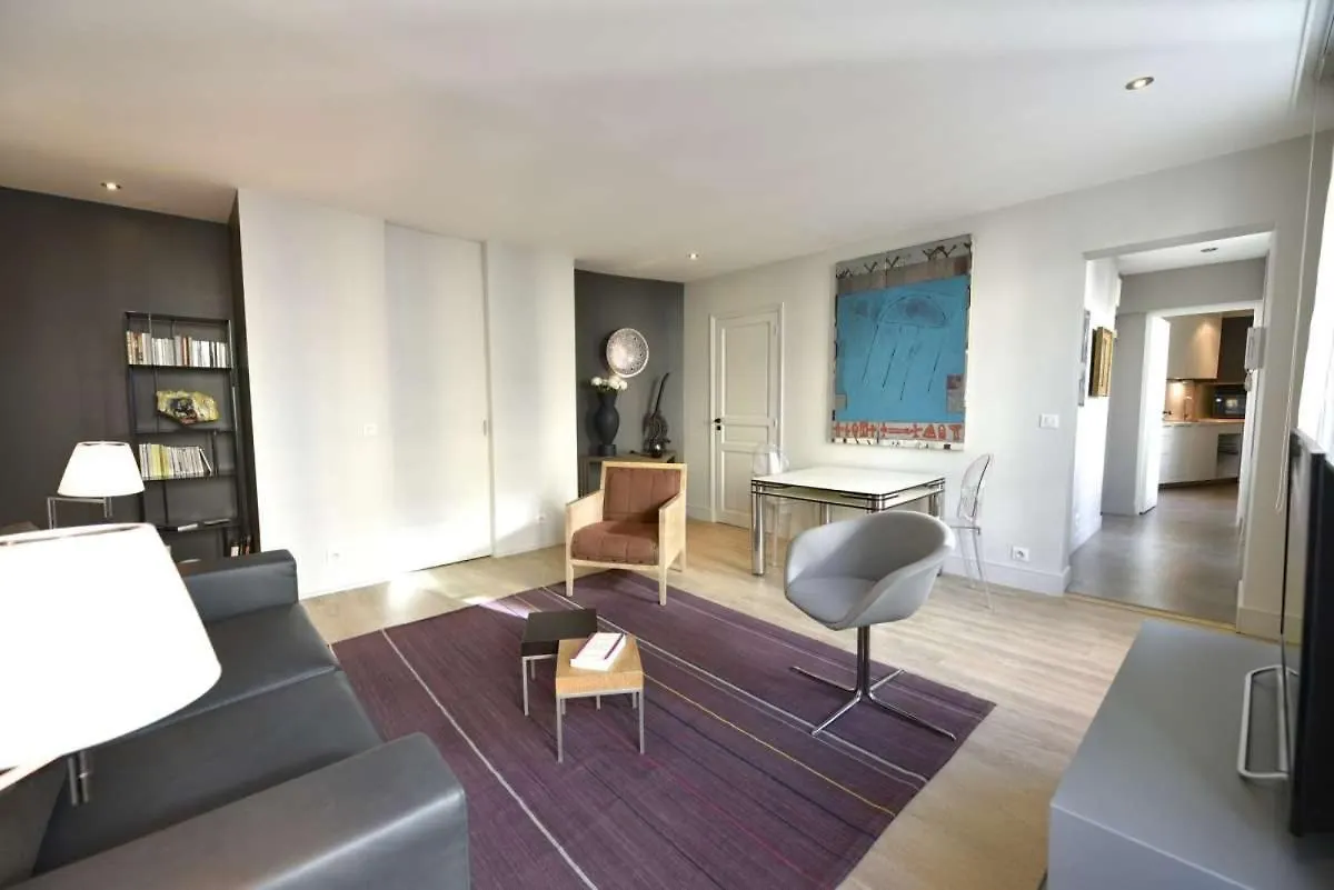 Champagne Apartment